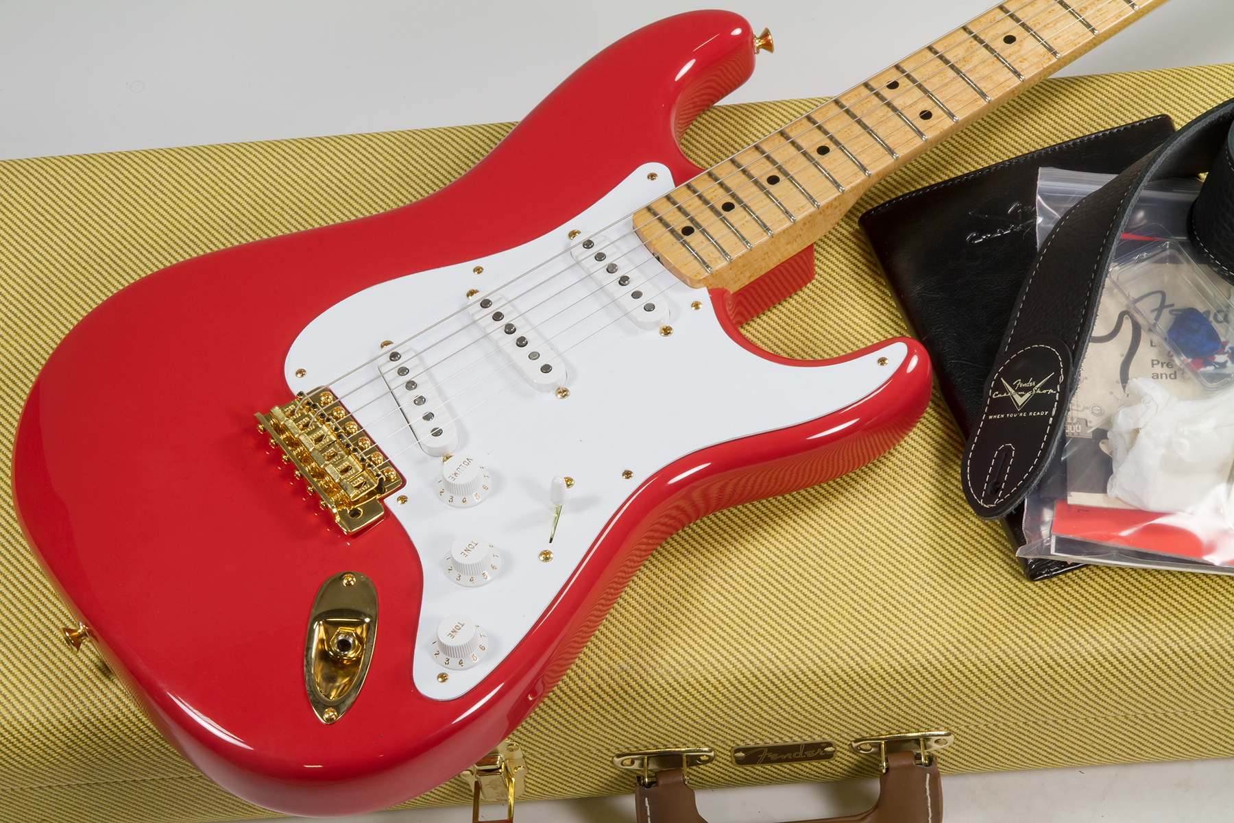 Solidbody E Gitarre Fender Custom Shop Stratocaster With Gold